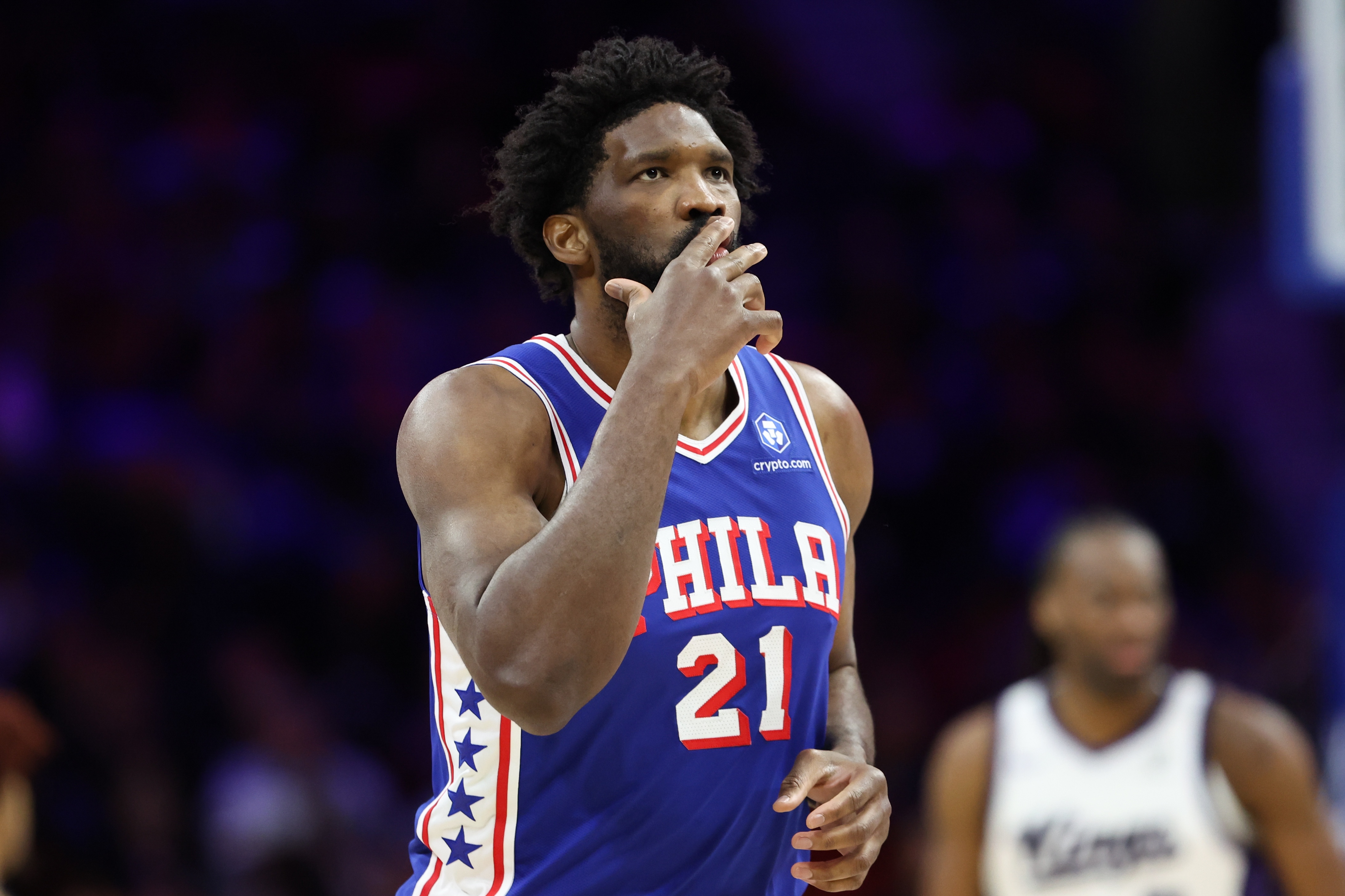 几成巅峰水准？恩比德近10战场均32.5+8.7+5.4 命中率55/49/86%